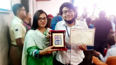 মায়ের সঙ্গে শামিল