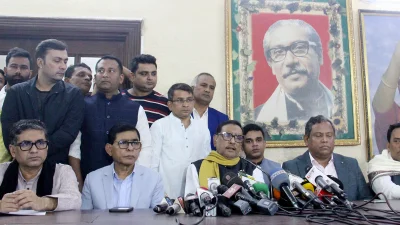 ধানমন্ডিতে সংবাদ সম্মেলন করেন আওয়ামী লীগ সাধারণ সম্পাদক। ছবি: ফোকাস বাংলা