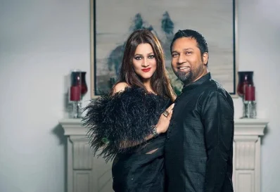 ফারজানা মুন্নী ও কৌশিক হোসেন তাপস।