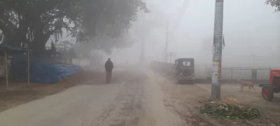 লেপ-কম্বলের মায়া ত্যাগ করে তেঁতুলিয়ায় জীবিকার সন্ধানে ছুটছেন স্থানীয়রা। ছবি: ইত্তেফাক