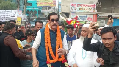 ভোটের মাঠে প্রচারণায় শামীম ওসমান। ছবি: সংগৃহীত