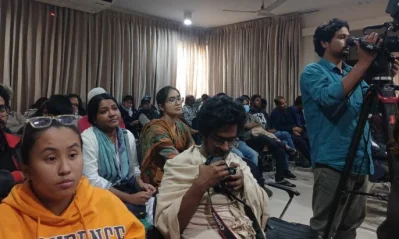 লেখক-শিল্পী-শিক্ষক-সাংবাদিক আয়োজিত &lsquo;ভোট ও ভবিষ্যৎ&rsquo; শীর্ষক সংলাপে শ্রোতারা। ছবি: ইত্তেফাক