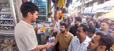 নির্বাচনী প্রচারে নিক্সন চৌধুরী। ছবি: ইত্তেফাক