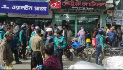 জেলা বিএনপির ৮ জনকে গ্রেপ্তার করে পুলিশ। ছবি: ইত্তেফাক