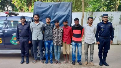 গ্রেপ্তার হওয়া ৬ আসামি। ছবি: ইত্তেফাক