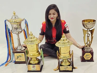 কুমিল্লা ভিক্টোরিয়ান্সের স্বত্বাধিকারী নাফিসা কামাল।