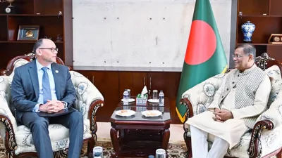নতুন পররাষ্ট্রমন্ত্রী হাছান মাহমুদের সঙ্গে বুধবার সৌজন্য সাক্ষাত করেন যুক্তরাষ্ট্রের রাষ্ট্রদূত পিটার হাস। ছবি: সংগৃহীত