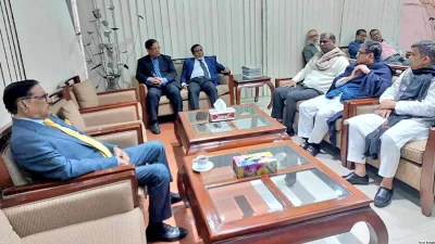 সিঙ্গাপুরে রওনা দেওয়ার প্রাক্কালে ওবায়দুল কাদের। ছবি: ফোকাস বাংলা