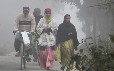 শীতে কাঁপছে দেশের উত্তরাঞ্চলের জনপদ