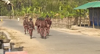 সীমান্তে সতর্ক অবস্থানে বিজিবি সদস্যরা। ছবি: ইত্তেফাক