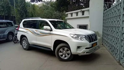 মিয়ানমারের রাষ্ট্রদূতের গাড়ি