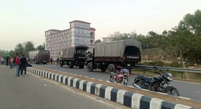 ঘুমধুম-তুমব্রু সীমান্ত এলাকায় নিরাপত্তা টহল। ছবি: ইত্তেফাক