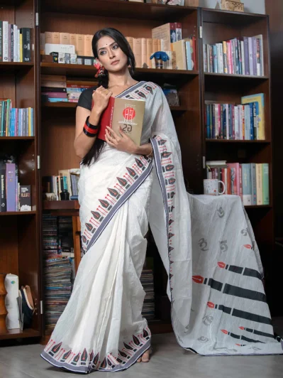 ছবি ও পোশাক: রঙ বাংলাদেশ