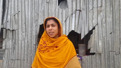 দুই দল গ্রামবাসীর সংঘর্ষের সময় ঘর-বাড়ি ভাঙচুর করা হয়। ছবি: ইত্তেফাক