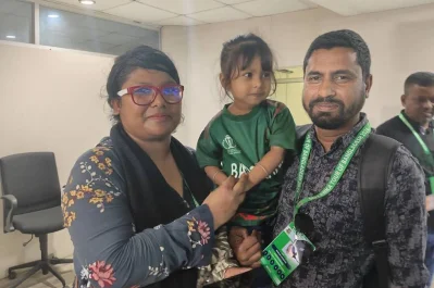 জাকের আলীর বোন শাকিলা ববি, তার স্বামী মামুন হোসেন এবং তাদের মেয়ে সায়রা মাহেক। 