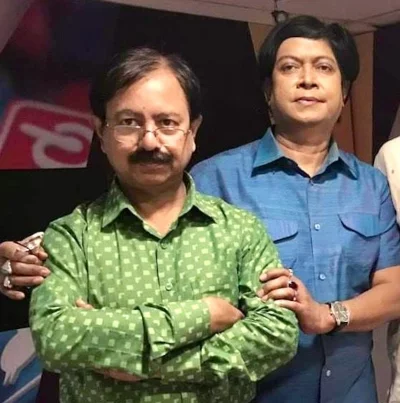 রবীন্দ্র সংগীতশিল্পী সাদি মহম্মদের সঙ্গে কবি-লেখক সাইফুল্লাহ মাহমুদ দুলাল | ছবি : সংগৃহীত