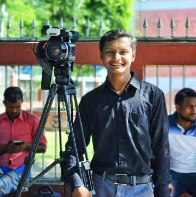 এম এ আকাশ।