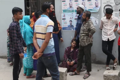 নিহতদের পরিবারের সদস্যদের আহাজারি। ছবি: আব্দুল গনি
