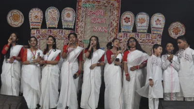 বৈশাখী উৎসবের দ্বিতীয় দিনের সাংস্কৃতিক পরিবেশনা। ছবি: ইত্তেফাক
