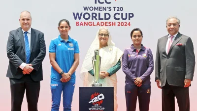 প্রধানমন্ত্রীর সঙ্গে বাংলাদেশ ও ভারতের নারী দলের অধিনায়ক
