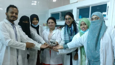 উচ্ছ্বসিত বাকৃবি গবেষক দলের সদস্যরা। ছবি: ইত্তেফাক