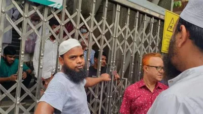 মিরপুর-১০ নম্বর মেট্রোর স্টেশনের দুটি গেট বন্ধ করে দেওয়া হয়