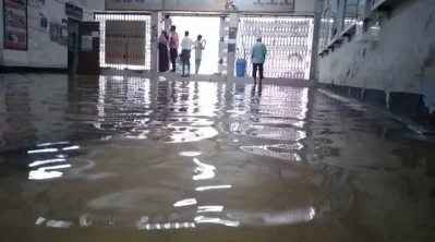 পানি উঠেছে ওসমানী হাসপাতালে। ছবি: ইত্তেফাক