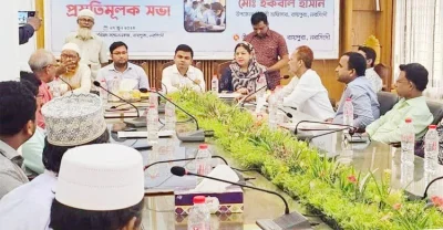 বৃহস্পতিবার রায়পুরা উপজেলা পরিষদ কার্যালয়ে দেখা গেছে লায়লা কানিজ লাকীকে