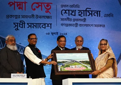 পদ্মা সেতুর মাওয়া প্রান্তে সুধী সমাবেশে প্রধানমন্ত্রী শেখ হাসিনা। ছবি: পিএমও