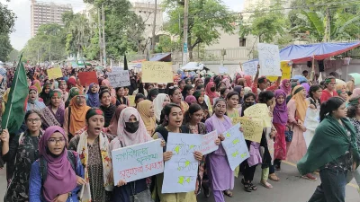শাহবাগে কোটা বিরোধী আন্দোলনকারীদের অবস্থান। ছবি: তানভীর আহাম্মদ