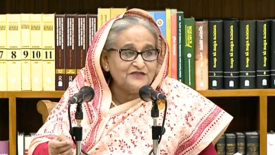 সংবাদ সম্মেলনে সাবেক প্রধানমন্ত্রী শেখ হাসিনা। ছবি: টিভি থেকে নেওয়া