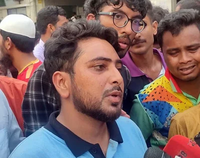 ঢামেকে কোটা বৈষম্যবিরোধী ছাত্র আন্দোলনের অন্যতম সমন্বয়ক নাহিদ ইসলাম। ছবি: সংগৃহীত