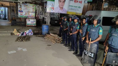 বিএনপি কার্যালয়ের সামনে পুলিশের অবস্থান। ছবি: তানভীর আহাম্মেদ