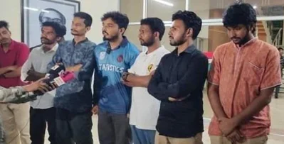 আন্দোলন প্রত্যাহারকারীদের সংবাদ সম্মেলন। ছবি: ইত্তেফাক