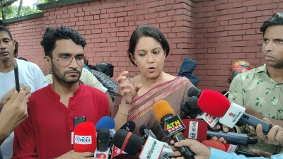 ডিবি কার্যালয়ে সামনে বিক্ষুব্ধ নাগরিক ও শিক্ষক সমাজের বিক্ষোভ