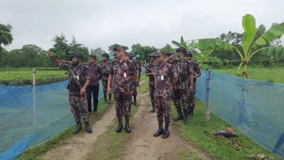 সীমান্ত এলাকা পরিদর্শনে বিজিবি। ছবি: ইত্তেফাক