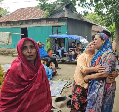 নিহতের স্বজনদের আহাজারি। ছবি: ইত্তেফাক