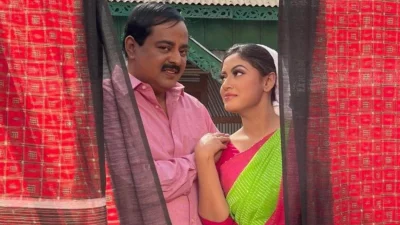 ‘অমানুষ হলো মানুষ’ সিনেমার একটি দৃশ্যে ডিপজল ও মৌ খান। ছবি- সংগৃহীত