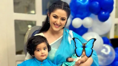 ছেলে শাহীম মুহাম্মদ পূণ্যর সঙ্গে পরীমণি। ছবি- সংগৃহীত