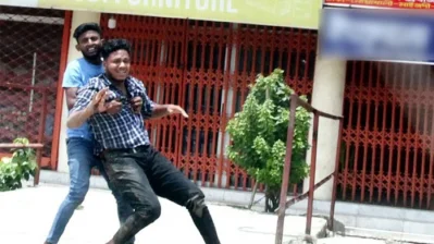 গুলি খাওয়ার পর ইমাম হাসান তাইম (ছবি: সংগৃহীত)