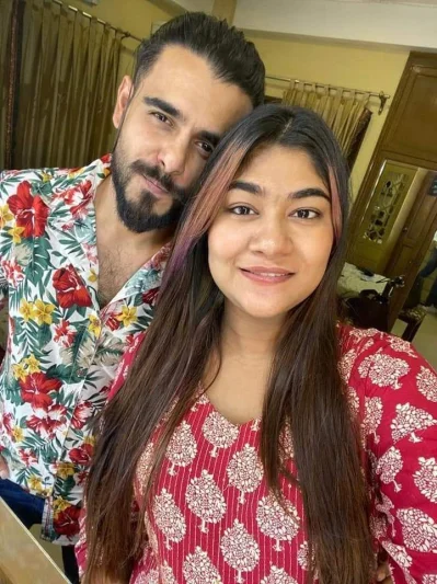 চিত্রনায়ক সিয়াম ও তার&nbsp;স্ত্রী শাম্মা রুশাফি অবন্তী৷ ছবি: সংগৃহীত