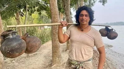 ‘সোনার চর’ সিনেমার দৃশ্যে জায়েদ খান। ছবি: সংগৃহীত