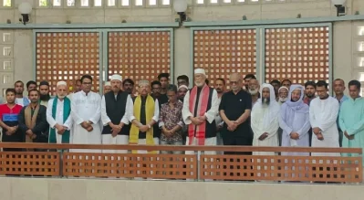 দুপুরে টুঙ্গিপাড়ায় বঙ্গবন্ধুর সমাধিতে শ্রদ্ধা নিবেদন করেন কাদের সিদ্দিকী। ছবি: সংগৃহীত 