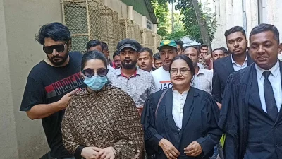 আদালতে পরীমণি। ছবি: সংগৃহীত