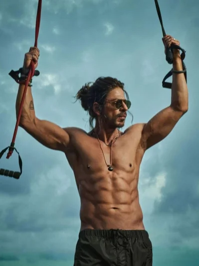 &lsquo;পাঠান&rsquo; সিনেমায় শাহরুখ খান। ছবি: সংগৃহীত