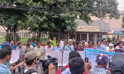গণমাধ্যমের সংস্কার চান কবি লেখক সাংবাদিকরা। ছবি: ইত্তেফাক
