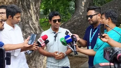 চেন্নাইয়ে বাংলাদেশ দলের টিম হোটেলে গণমাধ্যমের মুখোমখি বিসিবির নির্বাচক হান্নান সরকার।