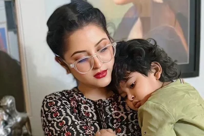 ছেলেকে নিয়ে পরী। ছবি: ফেসবুক