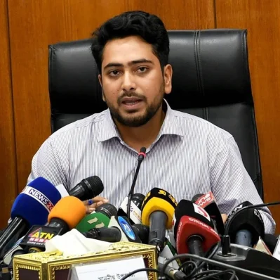 তথ্য ও সম্প্রচার উপদেষ্টা নাহিদ ইসলাম। ছবি: সংগৃহীত
