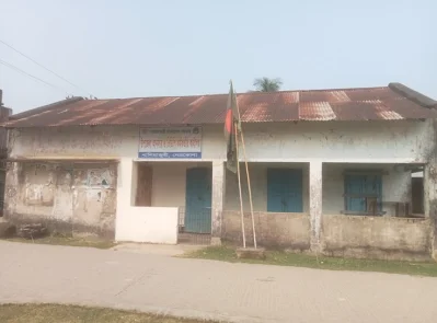 তালাবদ্ধ খালিয়াজুরী উপজেলার আনসার ভিডিপি কার্যালয়। ছবি: ইত্তেফাক 